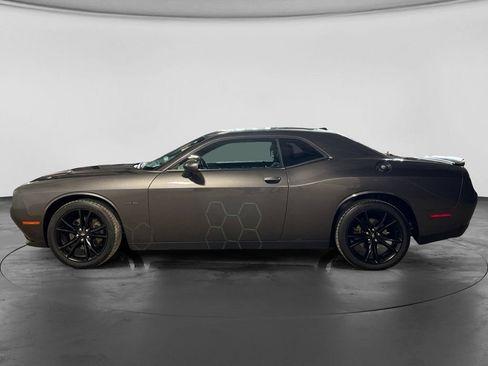 Used 2017 Dodge Challenger R/T w/ Blacktop Package RWD image 7