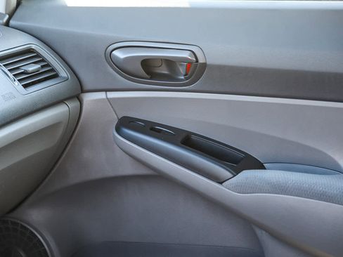 Used 2009 Honda Civic DX-VP image 19