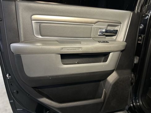 Used 2016 RAM 2500 SLT w/ Luxury Group AWD/4WD image 40