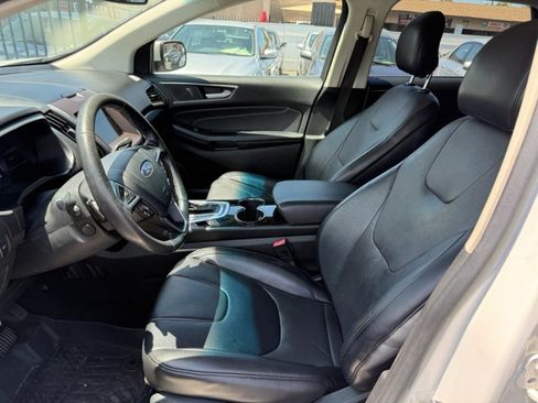 Used 2018 Ford Edge Titanium w/ Equipment Group 301A FWD image 12