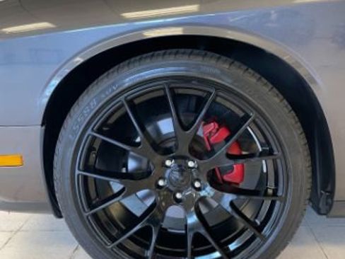 Used 2014 Dodge Challenger SXT RWD image 22