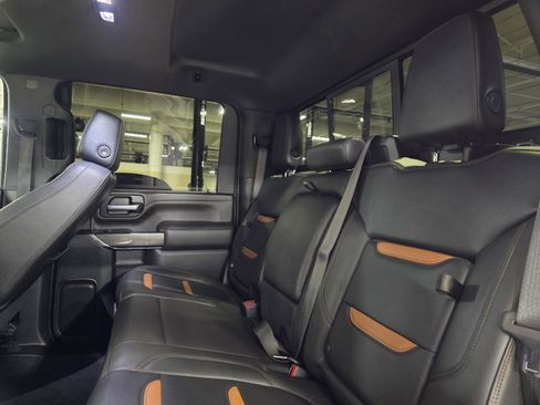 Used 2021 GMC Sierra 2500 AT4 w/ AT4 Premium Plus Package image 16