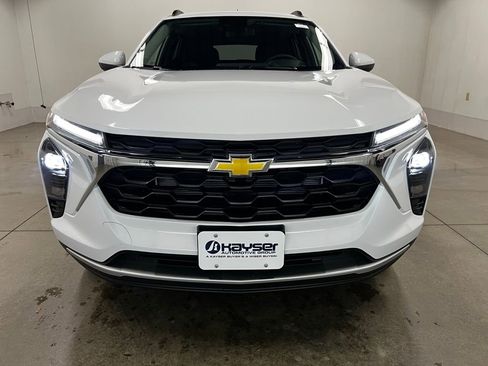 New 2026 Chevrolet Trax LT image 8
