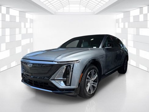 Used 2024 Cadillac Lyriq Luxury RWD image 3