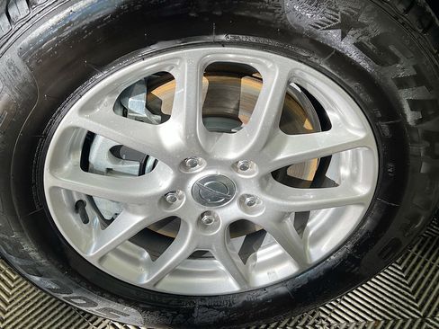 Used 2024 Chrysler Pacifica Touring-L image 14