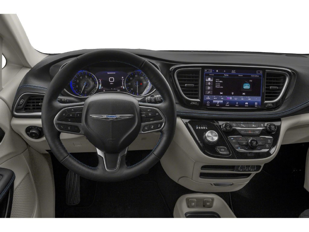 Used 2021 Chrysler Pacifica Touring-L FWD image 4