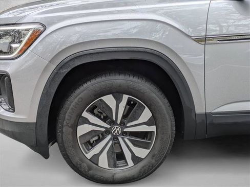 Used 2024 Volkswagen Atlas Cross Sport SE image 9