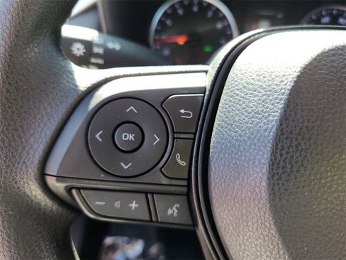 Used 2022 Toyota RAV4 XLE image 11