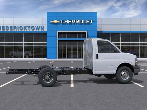 New 2025 Chevrolet Express 3500 w/ Power Convenience Package RWD image 5