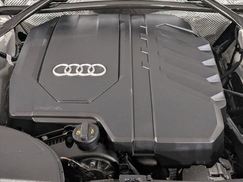 Certified 2025 Audi Q5 2.0T Premium Plus image 23