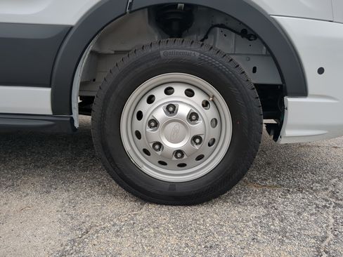 Certified 2025 Ford Transit 350 XLT RWD image 9