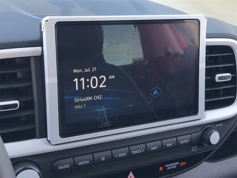 New 2025 Hyundai Venue Limited image 24