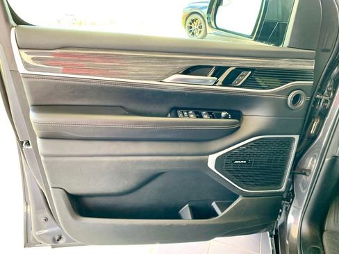 Used 2022 Jeep Wagoneer Series II image 10