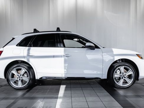 Used 2025 Audi Q5 2.0T Premium image 3