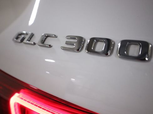 Used 2020 Mercedes-Benz GLC 300 4MATIC image 65