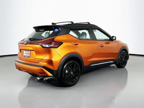 Used 2021 Nissan Kicks SR w/ SR Premium Package FWD image 17