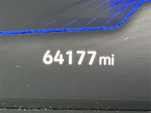 Used 2022 Volkswagen Taos SE w/ Panoramic Sunroof Package image 33