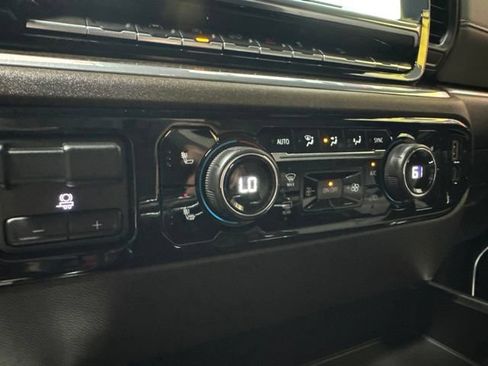 Used 2023 Chevrolet Silverado 1500 RST AWD/4WD image 13