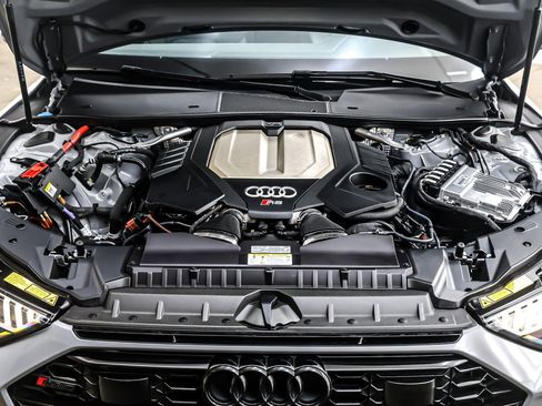 Used 2024 Audi RS 7 Performance w/ Black Optic Package image 11