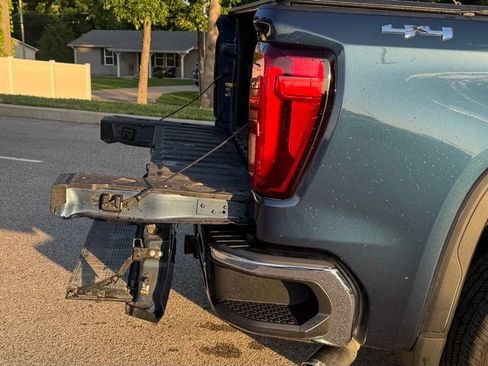 Used 2019 GMC Sierra 1500 SLT w/ SLT Premium Plus Package AWD/4WD image 6