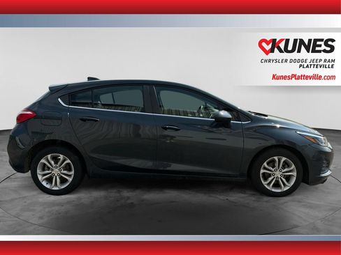Used 2019 Chevrolet Cruze LT w/ LT True North Edition FWD image 10