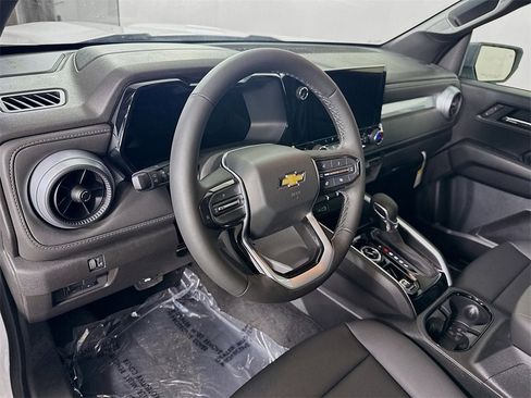 New 2025 Chevrolet Colorado LT w/ LT Convenience Package image 4