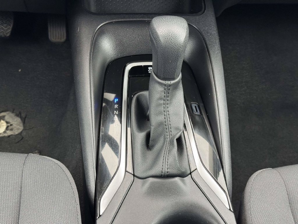 Used 2025 Toyota Corolla LE FWD image 6