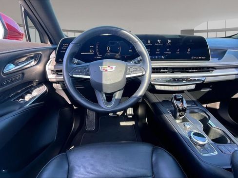 Used 2024 Cadillac XT4 Sport FWD image 5