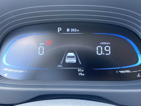 New 2026 Hyundai Venue SEL FWD image 31