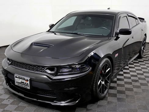 Used 2016 Dodge Charger R/T Scat Pack image 3