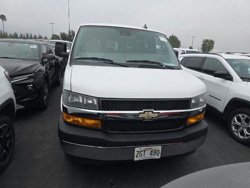 Used 2020 Chevrolet Express 3500 LT w/ LT Preferred Equipment Group RWD image 8
