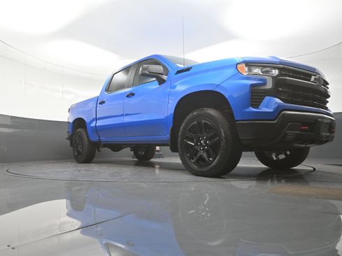 New 2026 Chevrolet Silverado 1500 LT Trail Boss w/ LPO, Dark Essentials Package AWD/4WD image 9