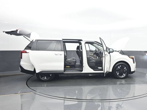 Used 2026 Kia Carnival LXS FWD image 38