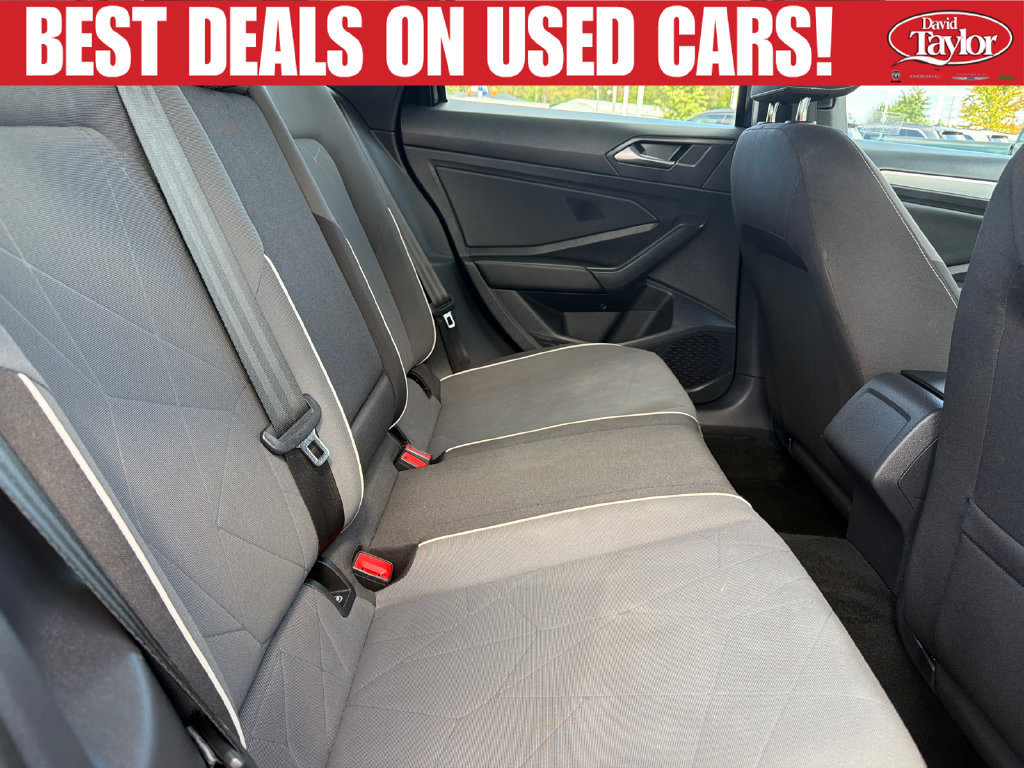 Used 2025 Volkswagen Jetta Sport FWD image 37