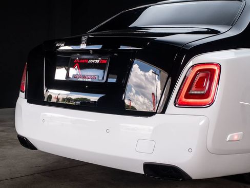 Used 2019 Rolls-Royce Phantom Sedan RWD image 22