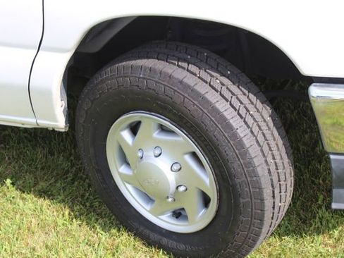 Used 2022 Ford E-350 and Econoline 350 Super Duty w/ Power Windows & Locks Group image 22