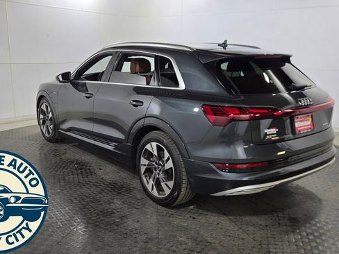 Used 2021 Audi e-tron Premium Plus w/ Premium Plus Package AWD/4WD image 5