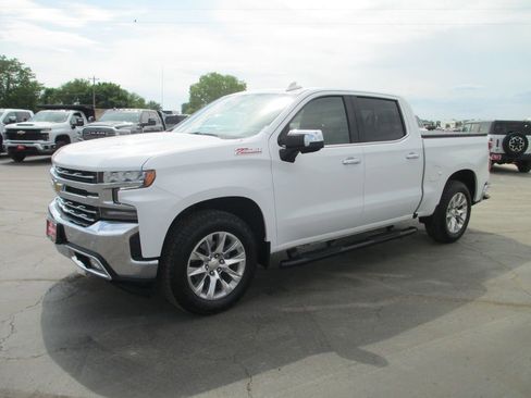 Used 2021 Chevrolet Silverado 1500 LTZ w/ LTZ Premium Package AWD/4WD image 13