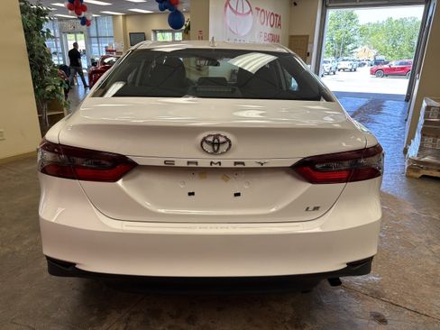 Used 2023 Toyota Camry LE FWD image 8