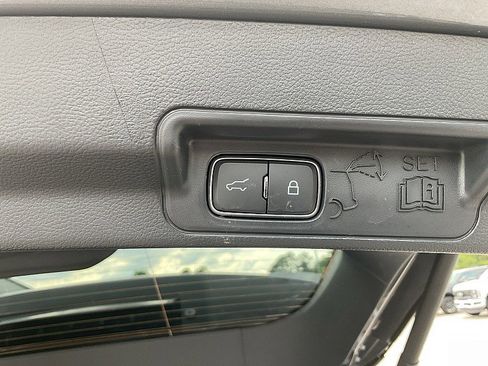 Used 2025 Ford Explorer ST image 13