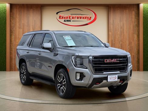 Used 2024 GMC Yukon AT4 w/ Technology Package AWD/4WD image 3