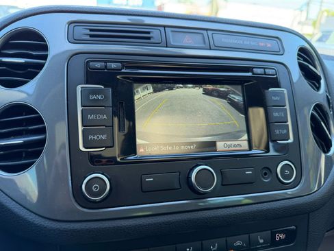 Used 2015 Volkswagen Tiguan SEL image 21