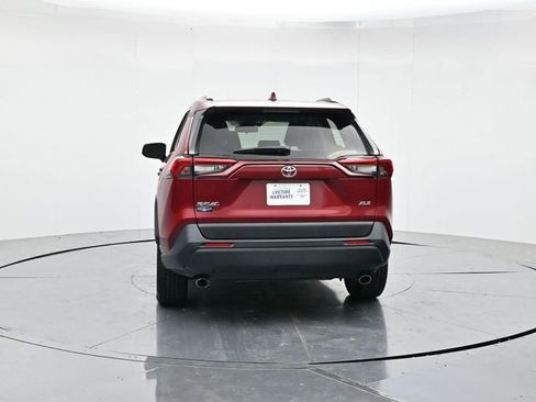 Used 2020 Toyota RAV4 XLE Premium FWD image 8