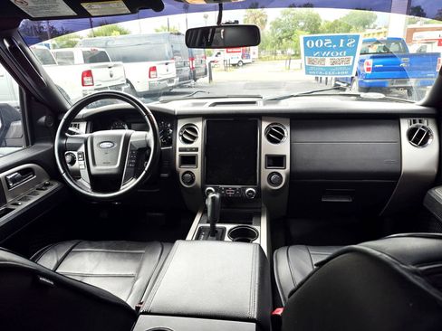 Used 2017 Ford Expedition XLT AWD/4WD image 16