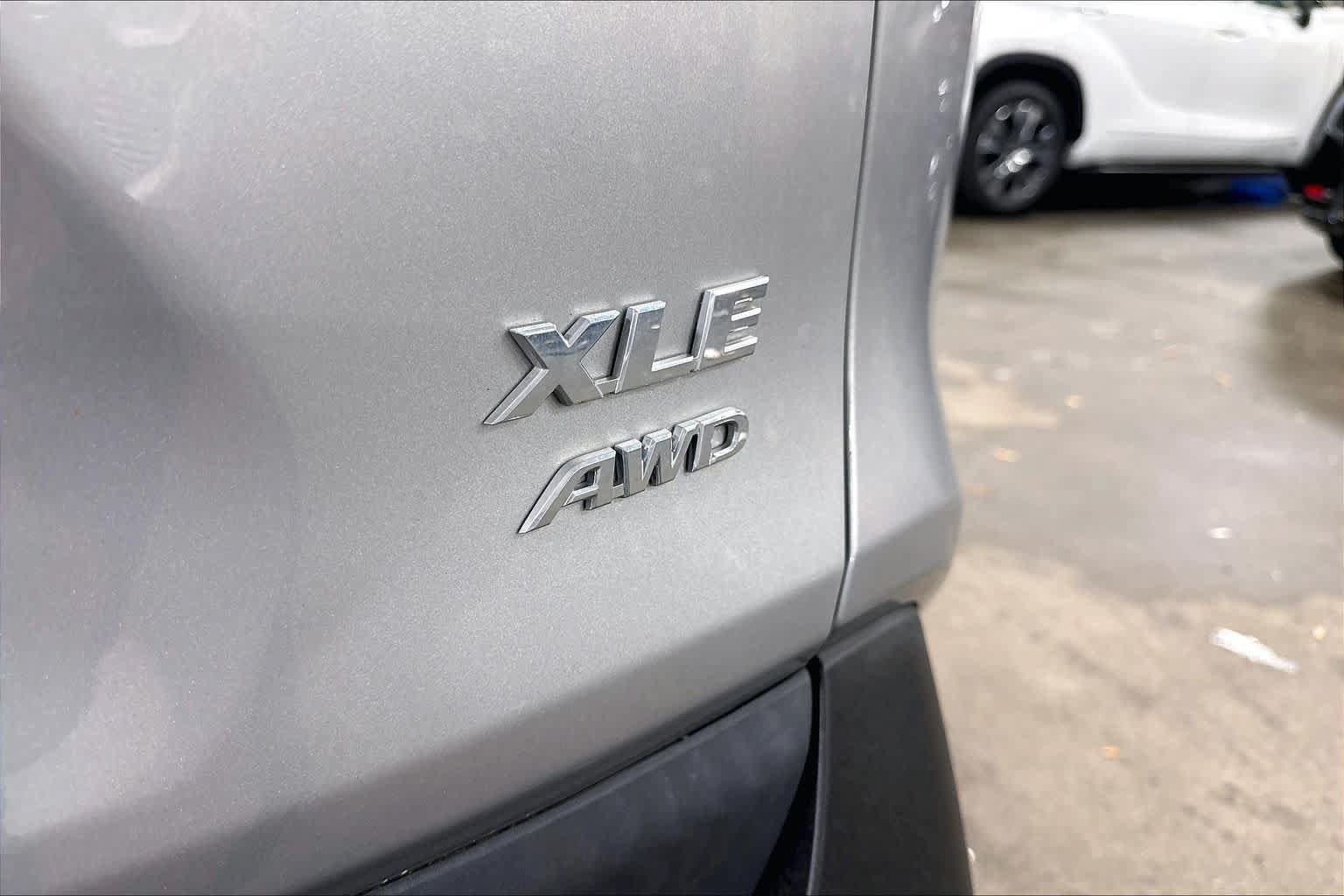 Used 2023 Toyota RAV4 XLE Premium AWD/4WD image 10
