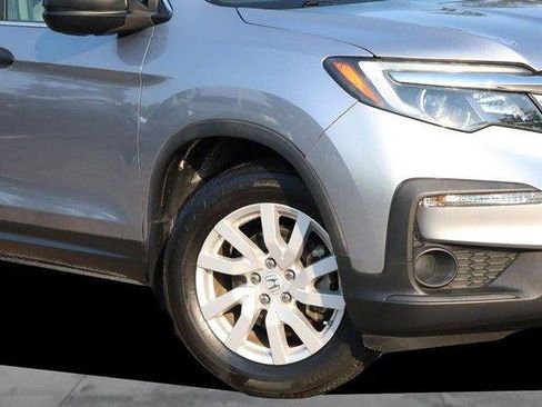 Used 2019 Honda Pilot LX image 3