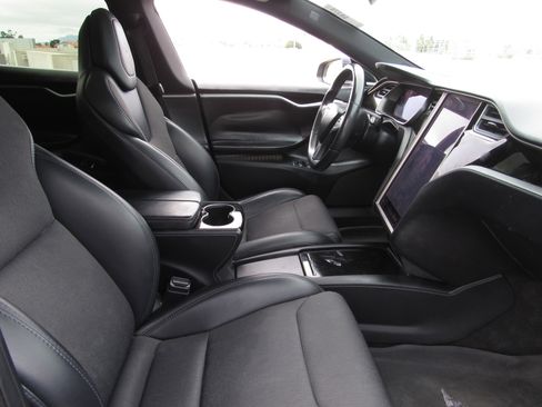 Used 2018 Tesla Model S 75D image 5