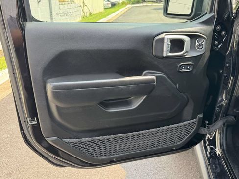 Used 2022 Jeep Wrangler Unlimited Sport AWD/4WD image 19
