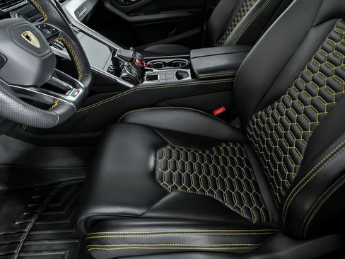 Used 2019 Lamborghini Urus image 22