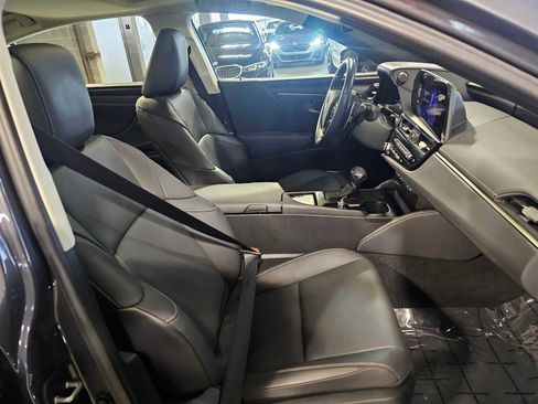 Used 2023 Lexus ES 250 w/ Premium Package image 41